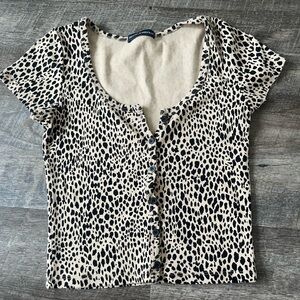 Brandy Melville Black and White Fitted Buttoned Blouse